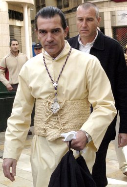 Antonio Banderas en procesión durante la Semana Santa de Málaga