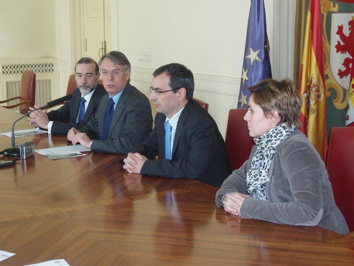 El subdelegado, Francisco Álvarez, en la presentación de las jornadas