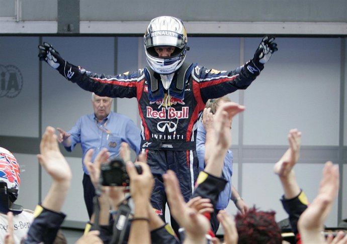 Sebastian Vettel gana en Malasia