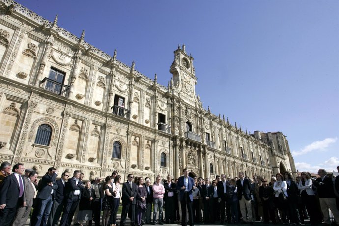 Rajoy, en un encuentro con militantes en la Plaza de San Marcos de León