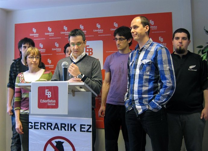 González, Arana y candidatos de EB en Urola-Garaia en San Sebastián.