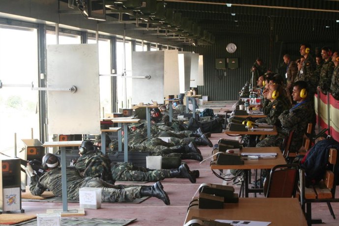 Militares españoles de prácticas