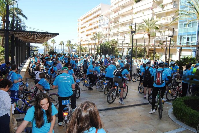 Marcha ciclista en Marbella por los carriles bici