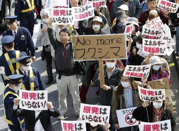 Manifestación en contra de la emergencia nuclear en Fukushima