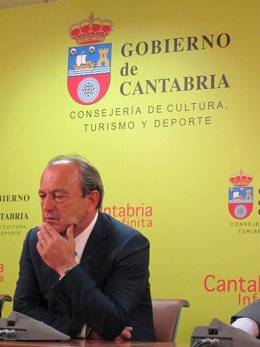 López Marcano, Consejero De Cultura, Turismo Y Deporte De Cantabria. 