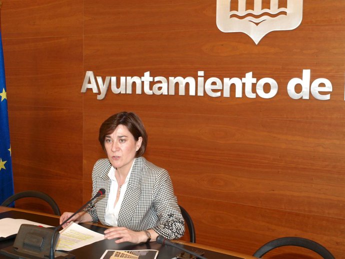 La concejala Sara Alba, durante la presentación de la Memoria