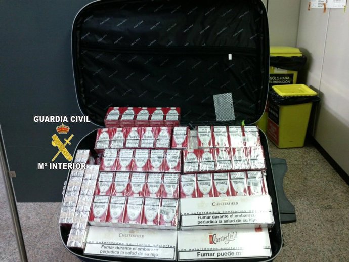 LA GUARDIA CIVIL INTERVIENE TABACO DE CONTRABANDO EN EL AEROPUERTO DE PEINADOR (