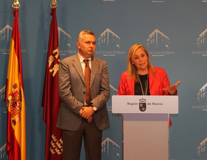 María Pedro Reverte presenta el debate