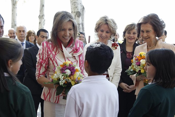 Fotografías De Esperanza Aguirre, SM La Reina Dª Sofía Y La Esposa Del President