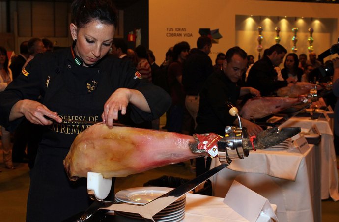 Lourdes Corbacho, Ganadora XVIII Concurso Cortadores 'Dehesa De Extremadura'
