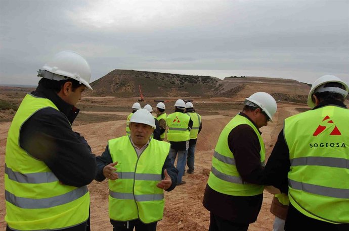 Antonio Martín Visita Obras De Valdepatao