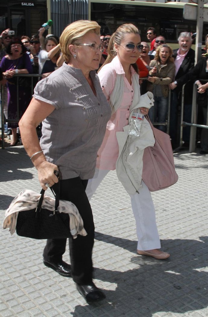 Mª Jose Campanario Y Su Madre