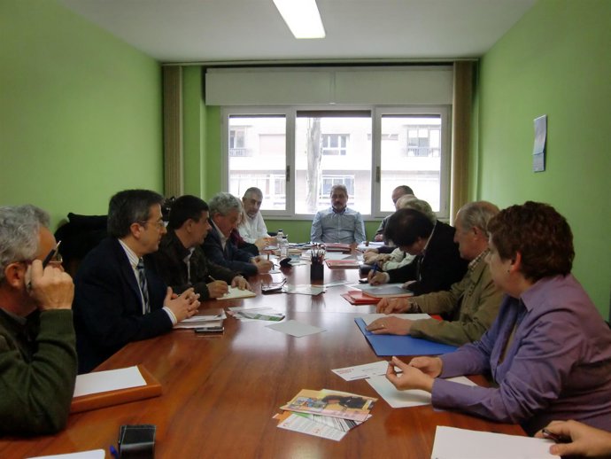 Reunión De Oviedo Por La Izquierda Con La Federación De Vecinos