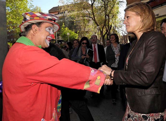 Cospedal y un payaso