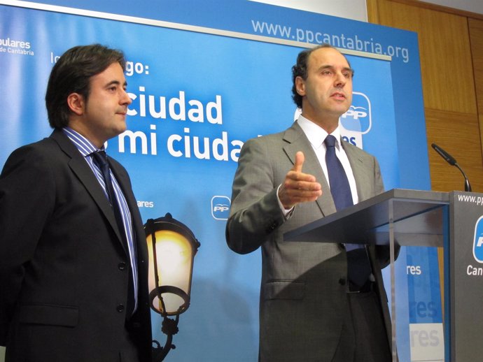 Ignacio Diego presenta a Diego Movellán como candidato en Camargo