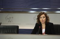 Sáenz de Santamaría: Garzón debe someterse al criterio de tribunales