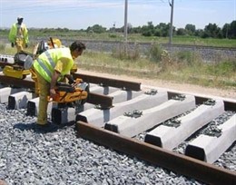 Labores De Mantenimiento De Las Instalaciones Ferroviarias