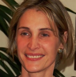 Trinidad Yera Cuesta, Profesora De ISEAD