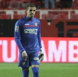 El Meta Del Sevilla Javi Varas              