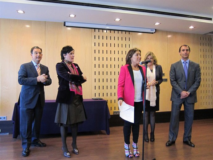 Beatriz Mato Con Los Consejeros De Bienestar De Murcia, Madrid, La Rioja Y Cyl