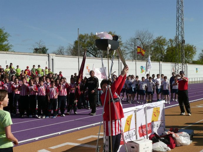 Alumnos Participantes En Los Juegos Escolares De La UEMC