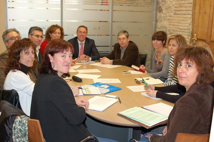 Aldama Con La Junta De Personal Docente