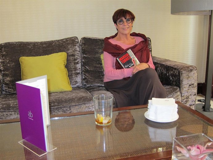 Maruja Torres, Presentación Fácil De Matar