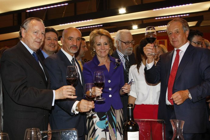 La Presidenta De La Comunidad De Madrid Visita El Salón Del Gourmet 