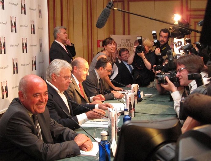 Felipe González En La Presentación Del Libro '¿Aún Podemos Entendernos?'