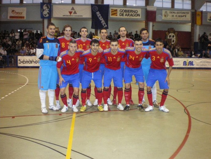 España Golea A Qatar