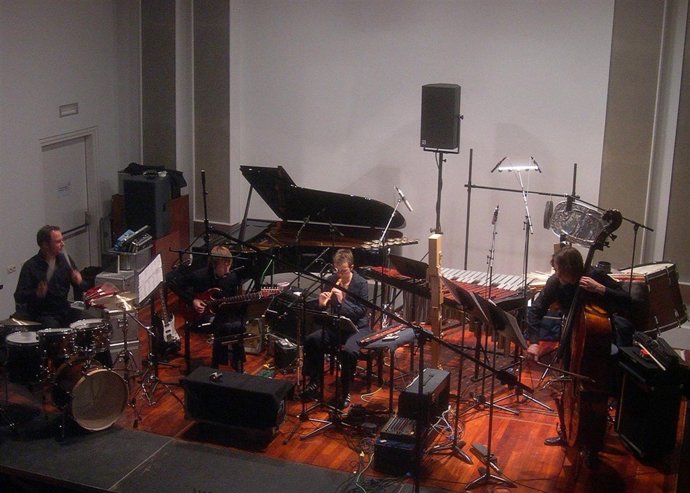 Champ D'action Presenta 'Minimalismo (S)' En El Central