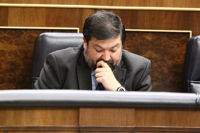 Imagen De Francisco Caamaño, Cabizbajo