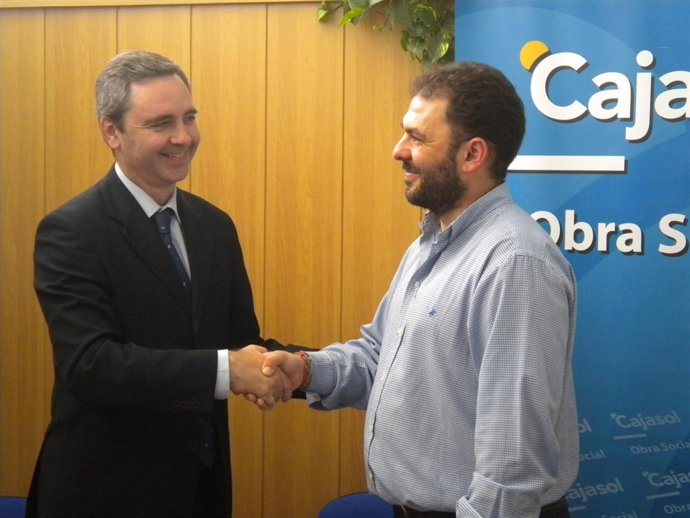 La Obra Social Cajasol Renueva Su Compromiso  Con La Asociación Aire Libre.