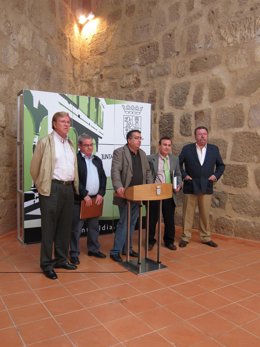 Regantes Tras Reunión Con Vara