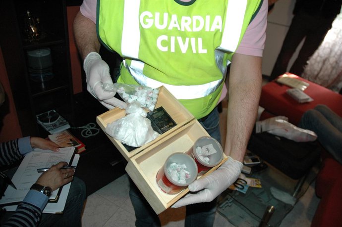 La Guardia Civil desarticula dos puntos de venta de cocaína