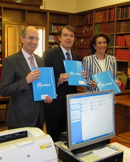 Javier Iglesias, Alfonso Fernández Mañueco Y Josefa García Cirac .