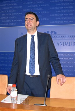 Mario Jiménez, Este Miércoles En Rueda De Prensa