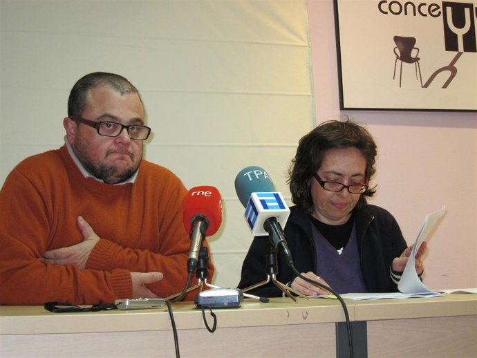 Mané Fernández E Irene Saavedra En La Sede De XEGA