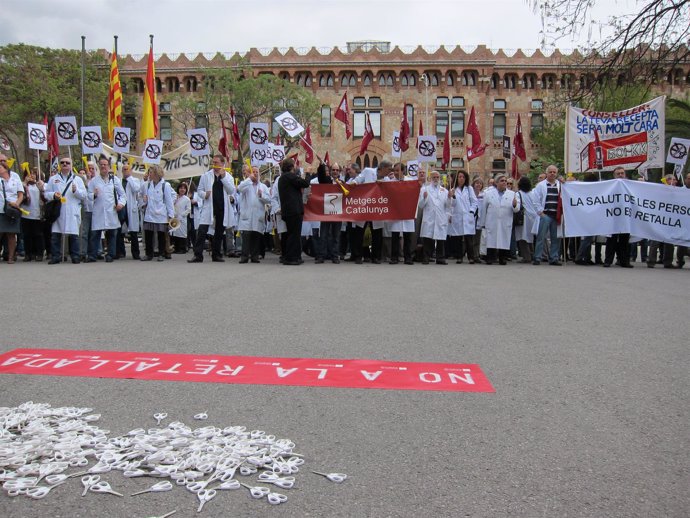 Protesta De Metges De Catalunya Contra Los Recortes Sanitarios