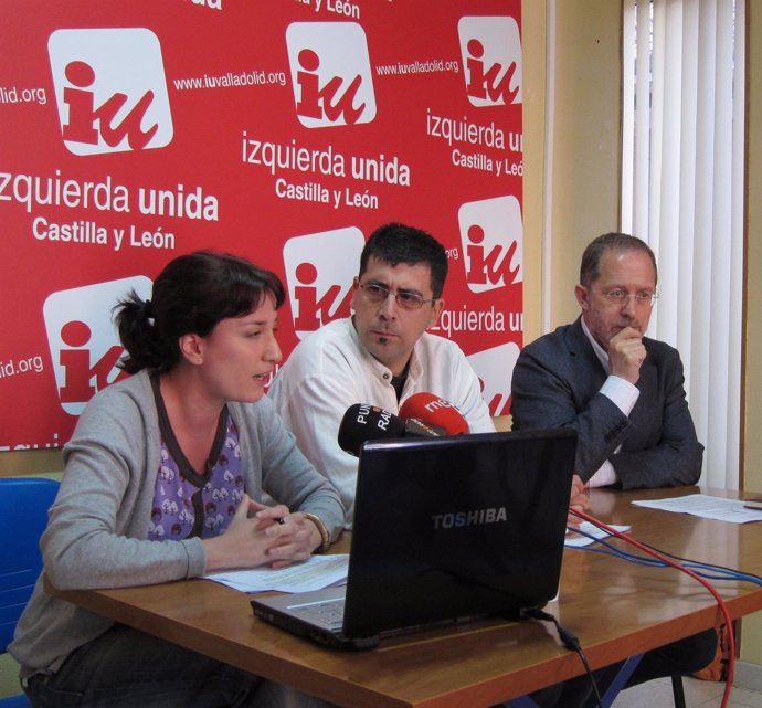 Los Candidatos De IU Valladolid María Sánchez, Alberto Bustos Y Manuel Saravia