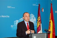 Lamata dice que eliminar medicamentos del sistema de prescripción permite mantener la "universalidad" de la sanidad