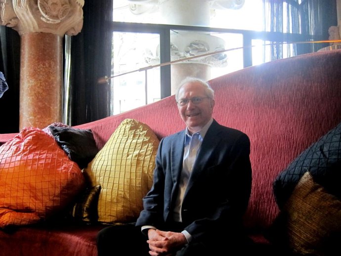 Noah Gordon, Autor De 'El Médico' 