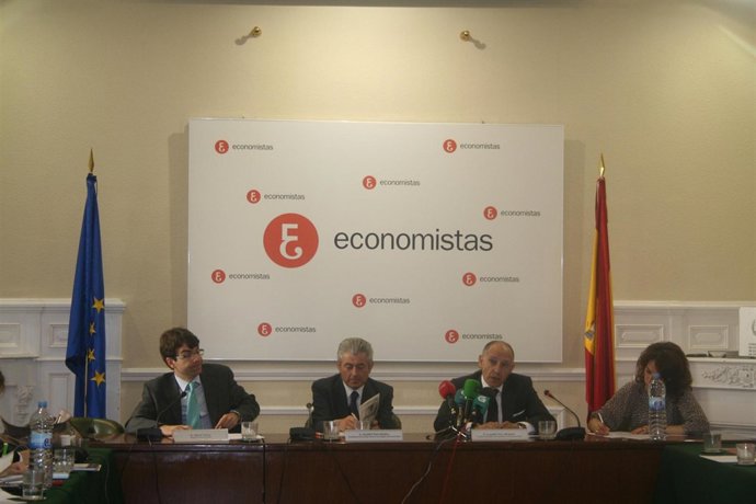 Presentación De Los Concursos Del Primer Trimestre En El Colegio De Economistas