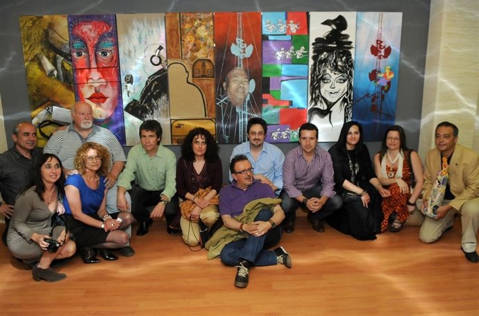 Los Pintores, Con El Mural