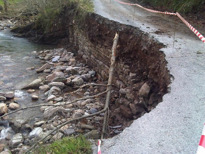 Carretera Afectada Por Inundaciones