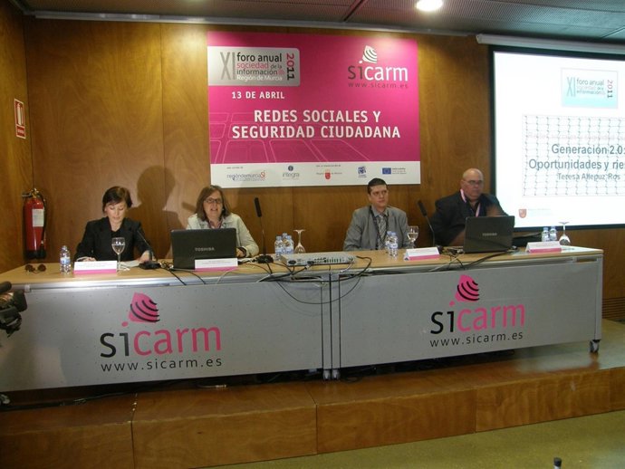Mesa Redonda Dentro De Sicarm