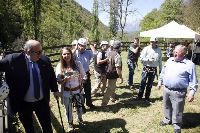 12:15San Pedro de Bedoya, Cillorigo de LiébanaEl consejero de Desarrollo Rural, 