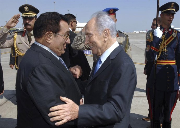 Hosni Mubarak Con Simón Peres