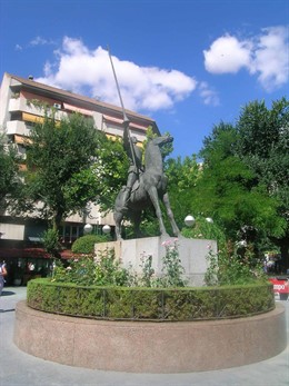 Estatua de Don Quijote en la Plaza del Pilar Ciudad Real