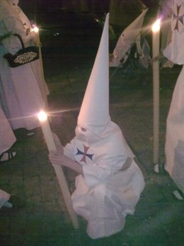 Imagen De Un Nazareno En Sevilla